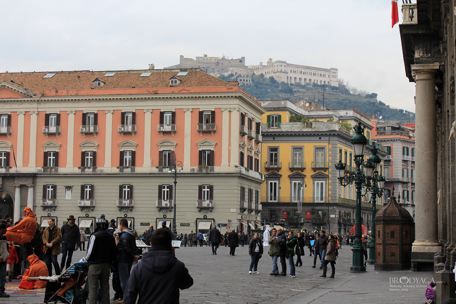 Piazza del Plebiscito, Naples